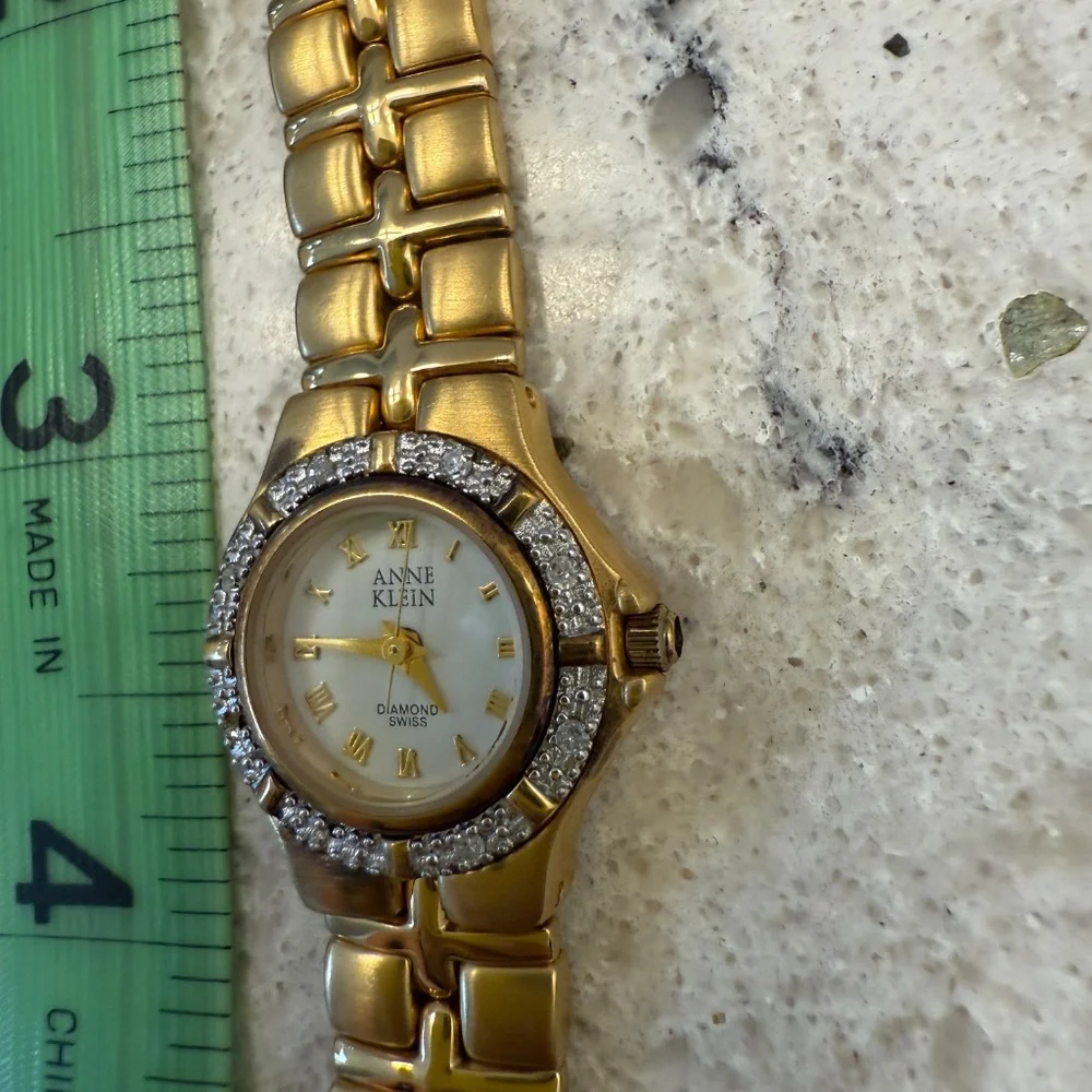 Pre-Owned‎ Anne Klein Diamond Swiss Watch Ladies stainless back